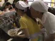 Service spécial dans les restaurants de sushis japonais